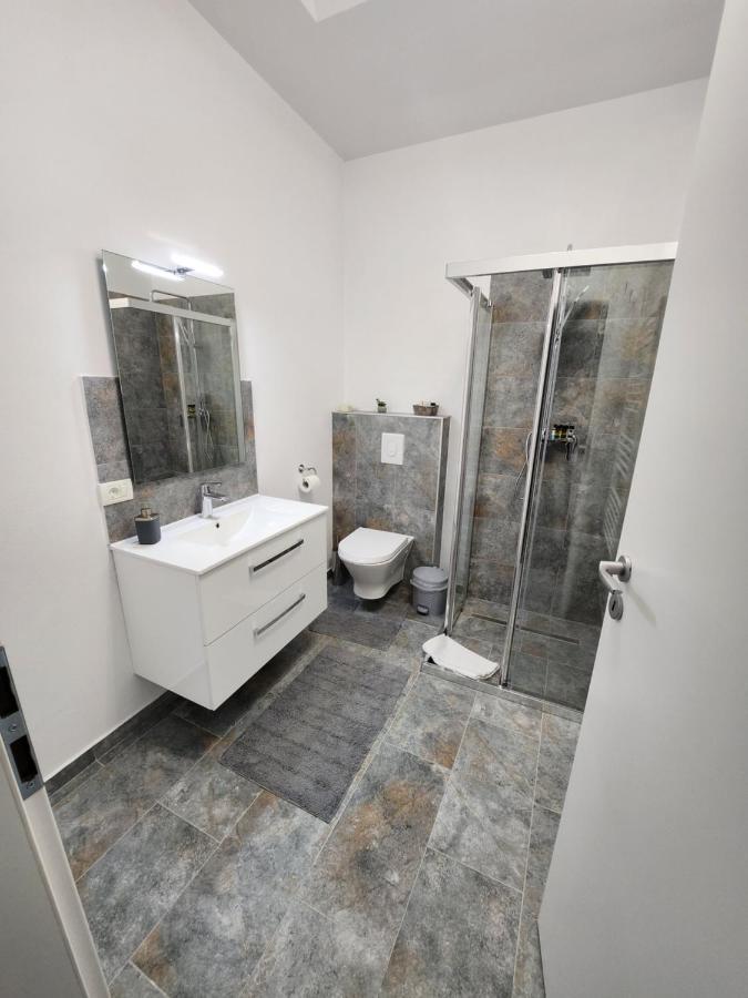 Armina'S Residence Dumbravita  Ngoại thất bức ảnh
